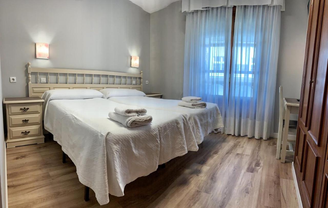 Hostal Restaurante Mendez Villafranca Del Bierzo Dış mekan fotoğraf