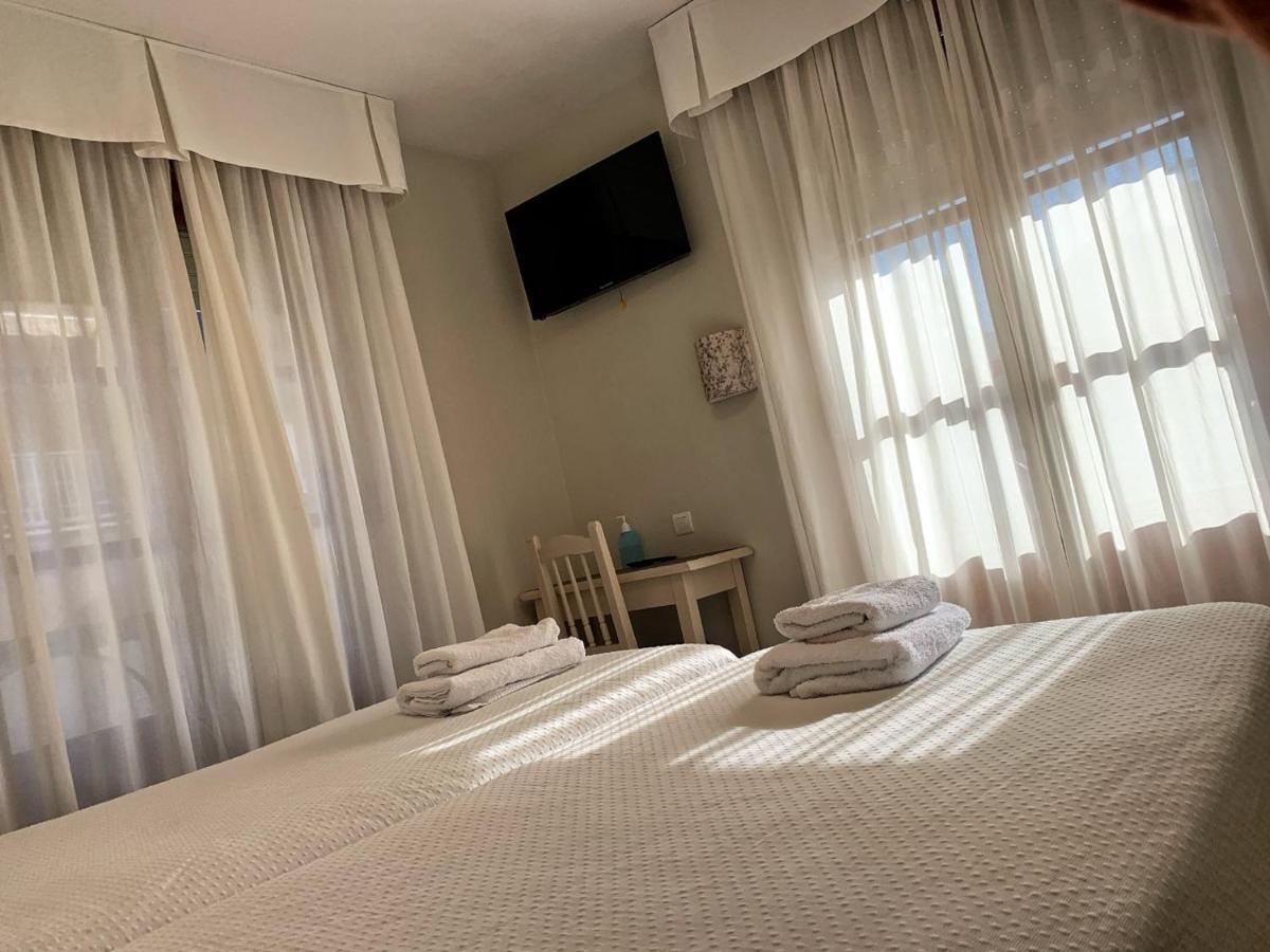 Hostal Restaurante Mendez Villafranca Del Bierzo Dış mekan fotoğraf
