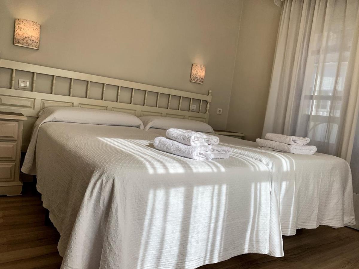 Hostal Restaurante Mendez Villafranca Del Bierzo Dış mekan fotoğraf