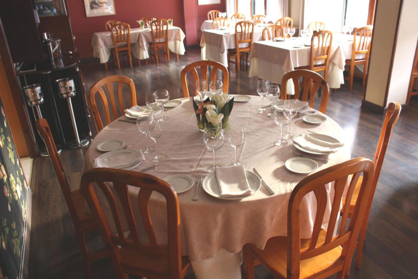 Hostal Restaurante Mendez Villafranca Del Bierzo Dış mekan fotoğraf