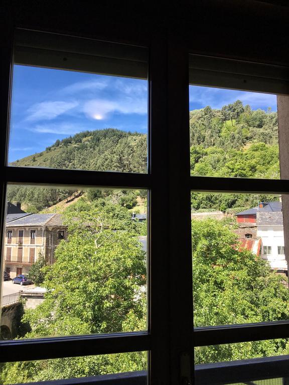 Hostal Restaurante Mendez Villafranca Del Bierzo Dış mekan fotoğraf