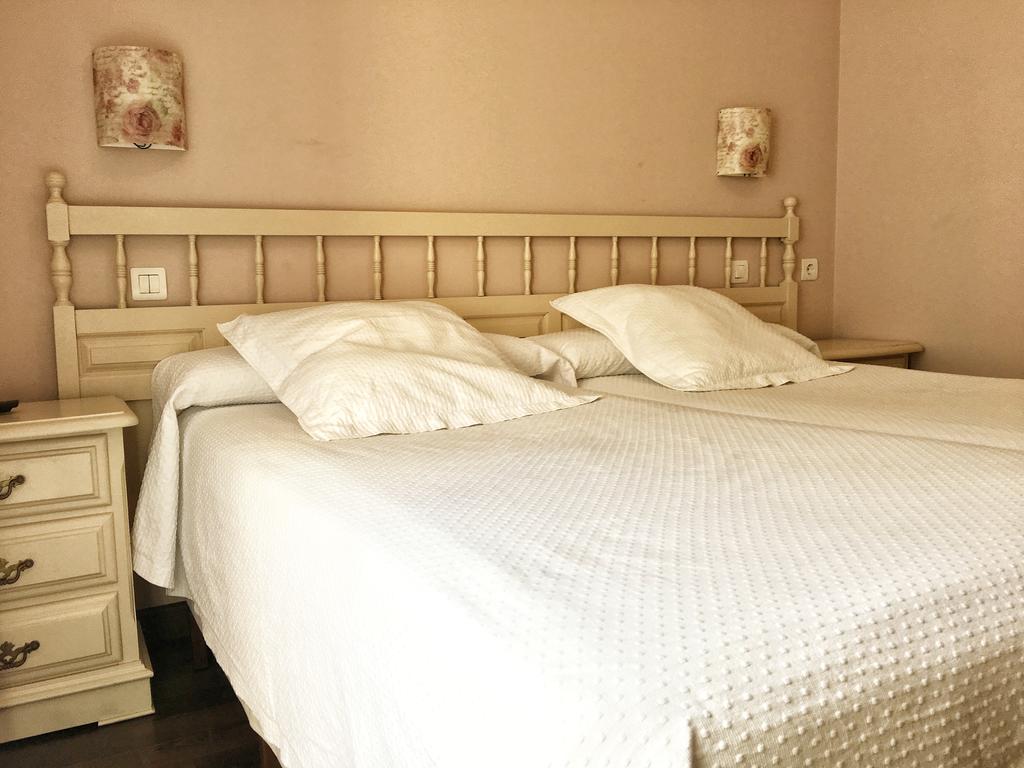 Hostal Restaurante Mendez Villafranca Del Bierzo Dış mekan fotoğraf