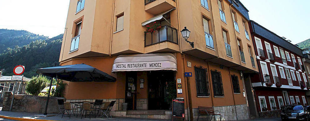 Hostal Restaurante Mendez Villafranca Del Bierzo Dış mekan fotoğraf
