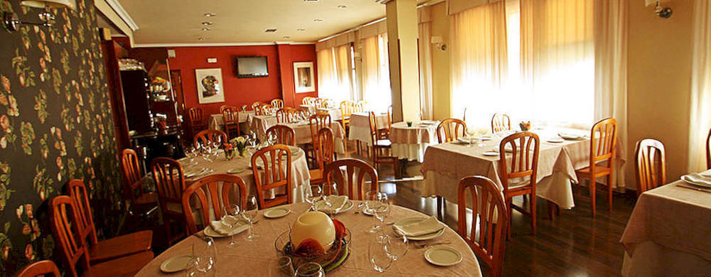 Hostal Restaurante Mendez Villafranca Del Bierzo Dış mekan fotoğraf