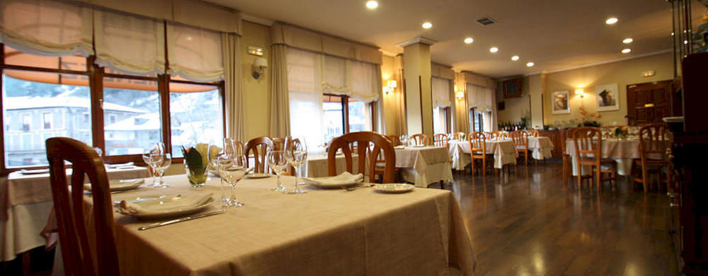 Hostal Restaurante Mendez Villafranca Del Bierzo Dış mekan fotoğraf