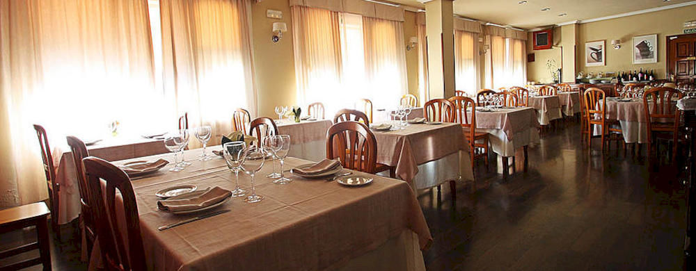 Hostal Restaurante Mendez Villafranca Del Bierzo Dış mekan fotoğraf